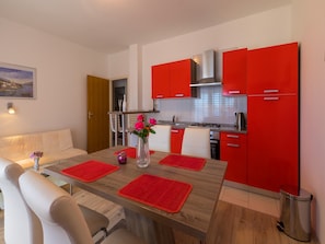 Fridge, oven, stovetop, espresso maker - Apartment Blancas (Crikvenica)