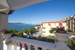 Apartment (A1) | Terrace/patio - Apartments More (Trogir)