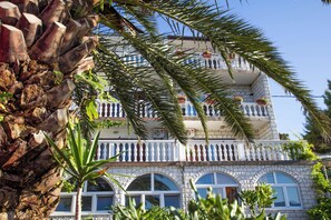 Building design - Apartments More (Trogir)
