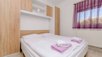 House | Iron/ironing board, free WiFi