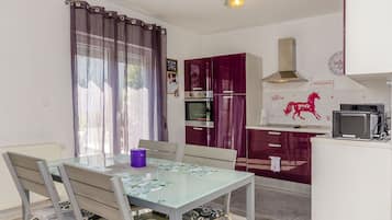 House | Dining