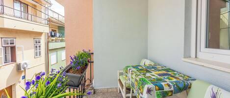 Apartment (A1) | Balkon