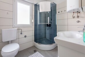 Apartment (A1) | Bathroom - Apartment Astrid (Crikvenica)