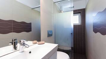 Apartemen (A4) | Kamar mandi | Handuk