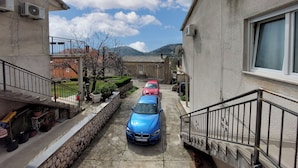 Apartment (A1) | Parkir