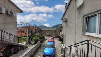 Apartment (A1) | Parking | Free self parking