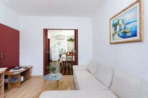 Căn hộ (A2) | Phòng khách