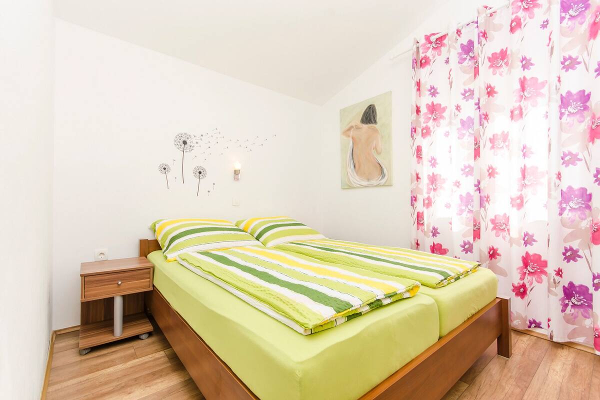 Apartemen (A1) | Setrika/meja setrika dan Wi-Fi gratis
