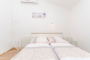 Apartment (A2) | Iron/ironing board, free WiFi - Apartments Anka (Vir)
