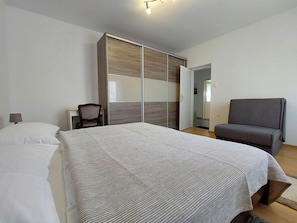 Apartment (A2)