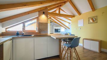 Apartment (A5) | Private kitchen | Fridge, oven, stovetop, dishwasher