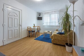 Apartment (A1) | Living room - Apartment Megi (Crikvenica)