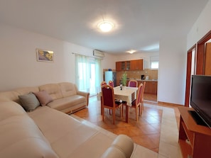 Apartment (A1) | Living room - Apartments Irena (Crikvenica)