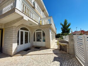 Courtyard - Apartments Irena (Crikvenica)