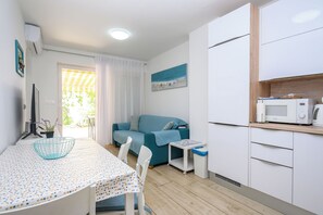 Uklassifisert bilde, 2 av 35, knapp