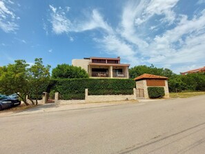 Kiến trúc tòa nhà