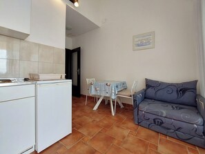 Căn hộ (A3) | Phòng khách