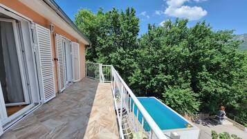 House | Balcony
