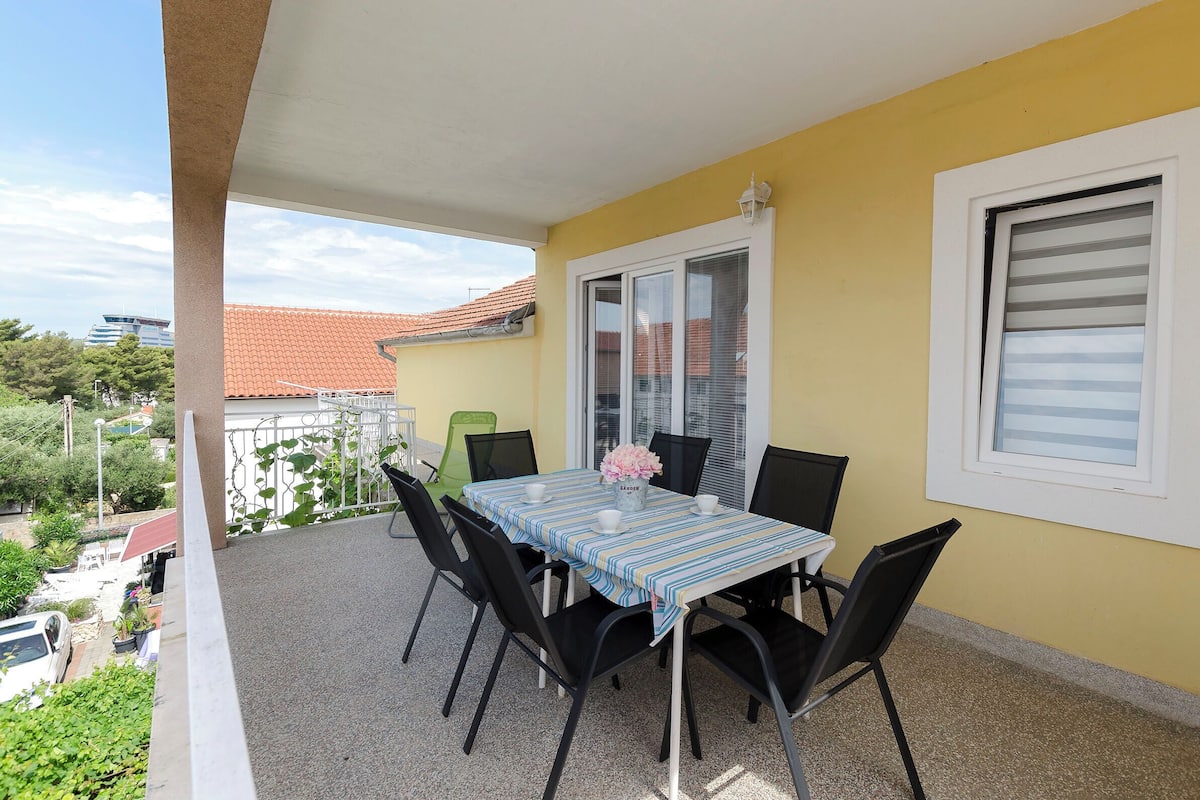 Apartment (A3) | Balcony