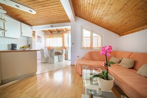 Apartment (A5) | Private kitchen - Apartments Ivka (Vodice)