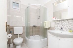 Studio (A1) | Bathroom - Apartments and Room Take it Easy (Tribunj)