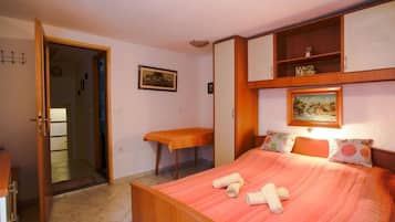 Casa | Tabla de planchar con plancha, cunas gratuitas y wifi gratis