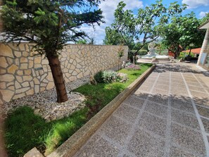 Courtyard - Apartments Nono (Crikvenica)