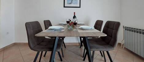 Apartment (A2) | Speisen