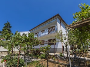 Building design - Apartments Dusanka (Crikvenica)