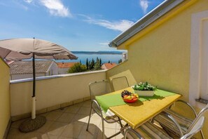 Apartment (A2) | Water view - Apartments Pirin (Crikvenica)
