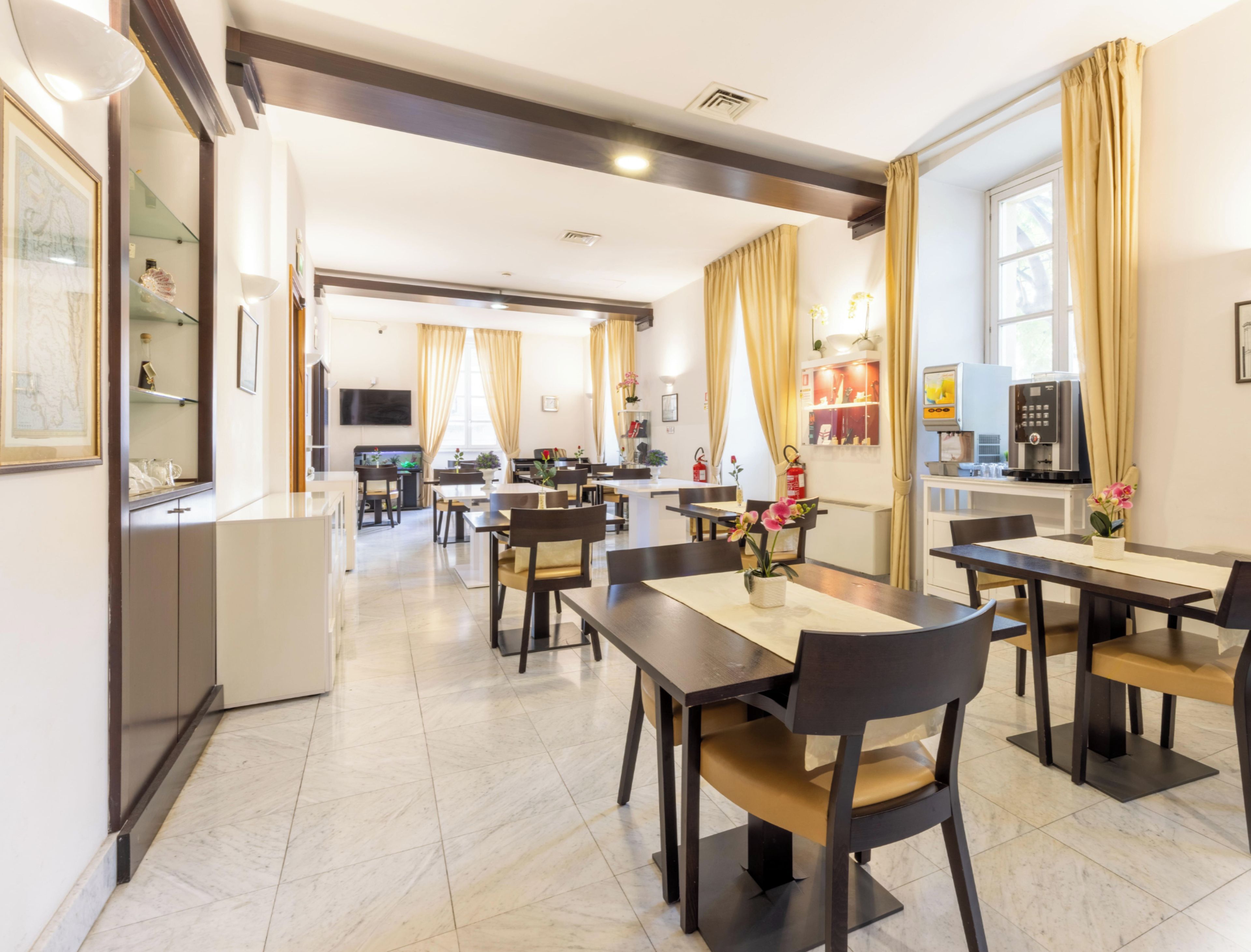 Desayuno buffet incluido todos los días 