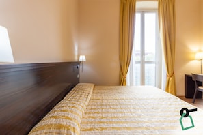 Standard Double or Twin Room | Minibar, in-room safe, free WiFi, bed sheets - Hotiday Cagliari Lungomare (Cagliari)
