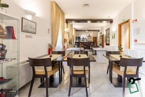 Desayuno buffet incluido todos los días