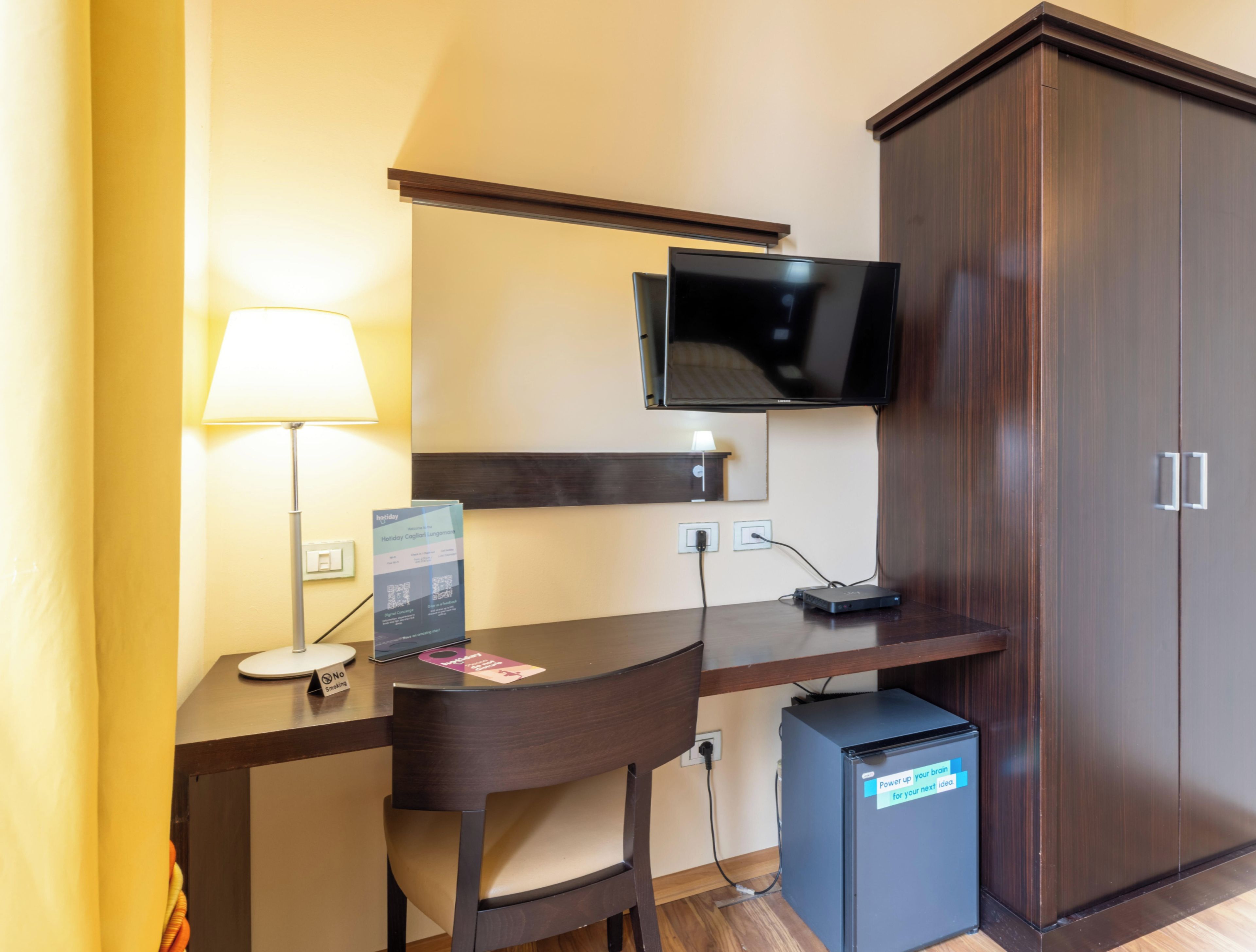 Standard Double or Twin Room | Minibar, in-room safe, WiFi (free), bed sheets