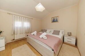 Apartment (A1) | Iron/ironing board, free WiFi - Apartments Mira (Zadar)