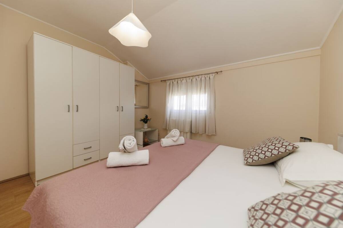 Apartemen (A1) | Setrika/meja setrika dan Wi-Fi gratis