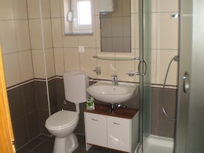 Shower - Apartments Gunja (Marina)