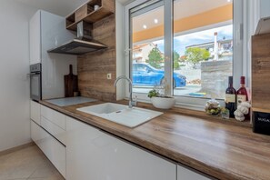 Apartment (A1) | Private kitchen - Apartments Natalija (Novi Vinodolski)