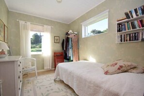 3 bedrooms, free WiFi - Sea View and 100 m to the Sea in Svanesund | SE09137 (Svanesund)