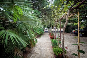 Courtyard - Apartments Nadia (Rovinj)