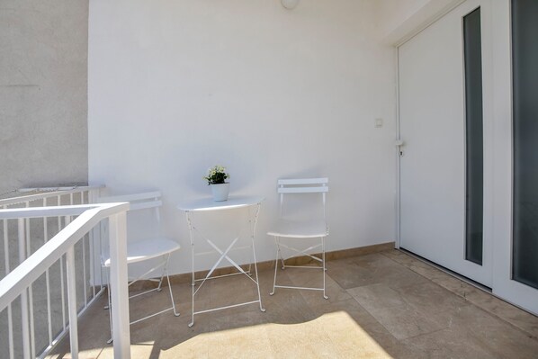 Apartment (A1) | Balkon