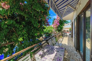 Apartment (A1) | Balkon