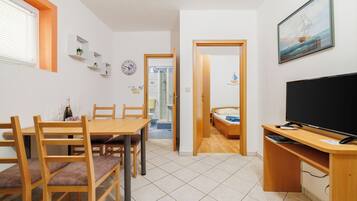 Apartment (A1) | Private kitchen | Mini-fridge, oven, stovetop, espresso maker