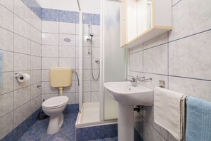 Apartment (A1) | Bathroom - Apartment Julija (Novi Vinodolski)