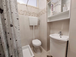 Apartment (A2) | Bathroom - Apartments Katica (Crikvenica)