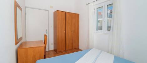 アパートメント (A2)