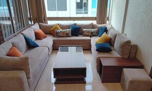 Living area - 🏖️ Furnished studio with sea view - comfort & charm (Kénitra)