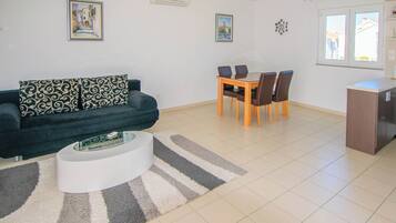 Apartment (A1) | Living area | DVD player