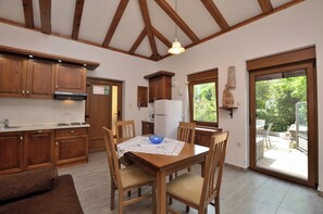 House | Private kitchen | Fridge, microwave, stovetop, dishwasher - House Pobri (Opatija)