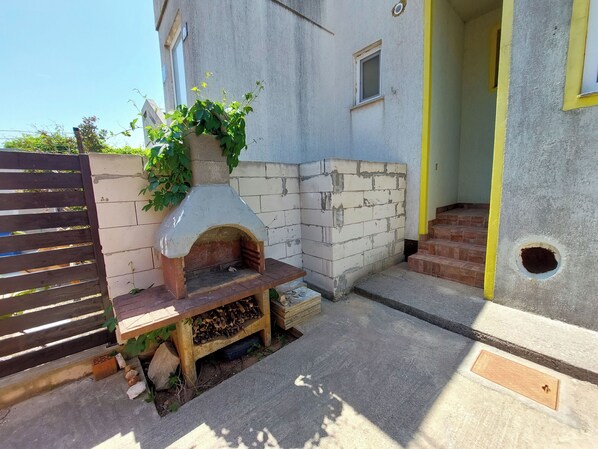 BBQ/picnic area - Apartment Ankica (Punat)